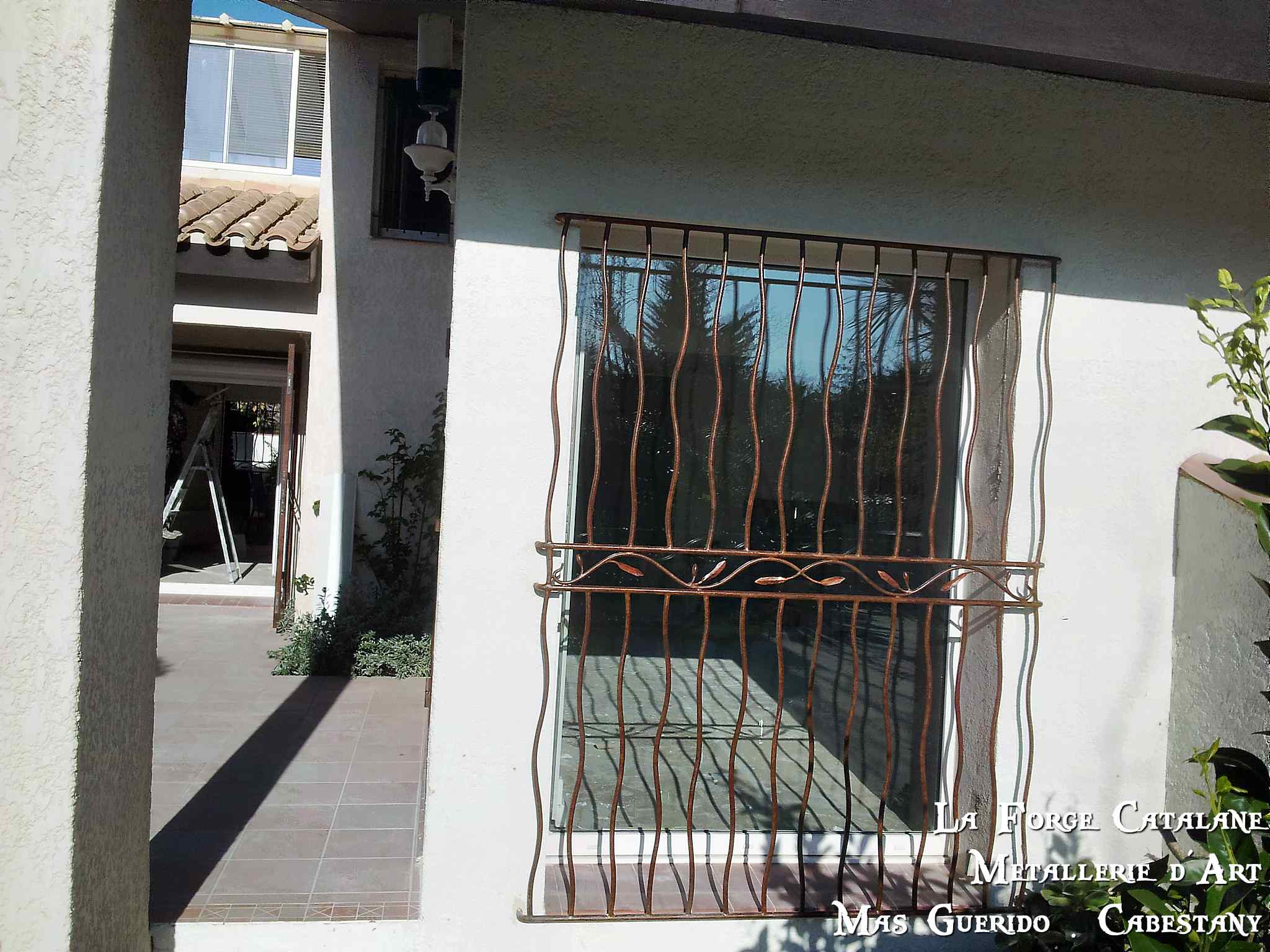 Grille protection type provencal rameau olivier travail chaud 6 forge catalane.jpg